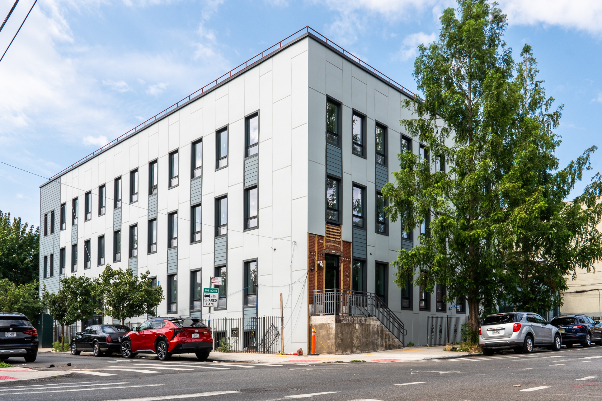 818 Dumont Ave.